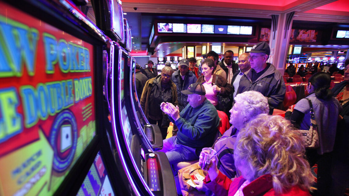 People who play slot machines in gambling casinos usually exhibit